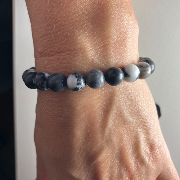 Shiny Elastic Zebra Jasper Beaded Bracelet - Picture 4 of 4